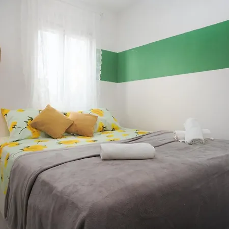 Apartment Elena Tia *