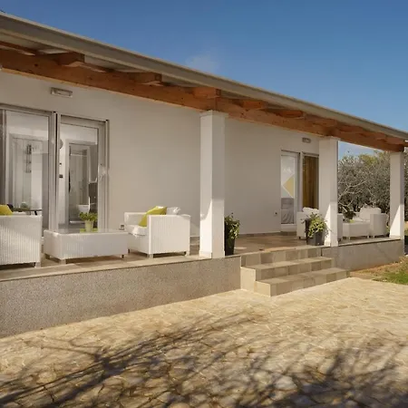 Elena Tia Apartment