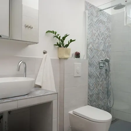 Apartment Elena Tia