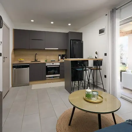 Apartment Elena Tia